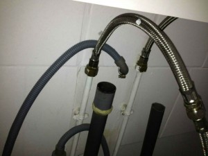 Le plombier va s’occuper de l’installation de la tuyauterie de votre maison