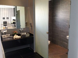 Avant d'entreprendre la rénovation de votre salle de bain, comparez les prix