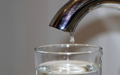 Robinets faible débit pour économiser eau et argent tout en réduisant votre empreinte hydrique.