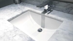 Robinet d'une salle de bain