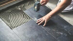 Travaux du sol d'une cuisine