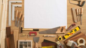 Atelier de bricolage bien rangé avec les outils