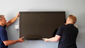 Télévision sur mur